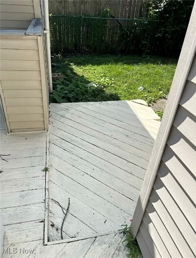 Building Photo - 13612 Bennington Ave