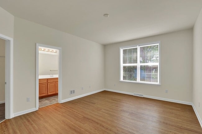 Building Photo - 3 bedroom rancher with an open floor plan