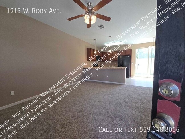 Building Photo - 1913 W Roby Ave