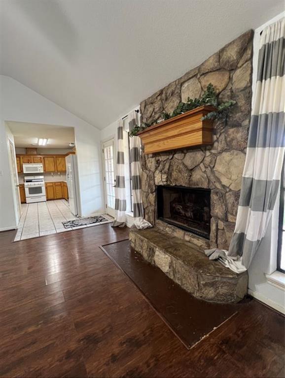 Building Photo - 825 Manor Dr