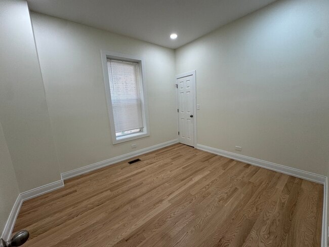 Building Photo - 7344 S Blackstone Ave