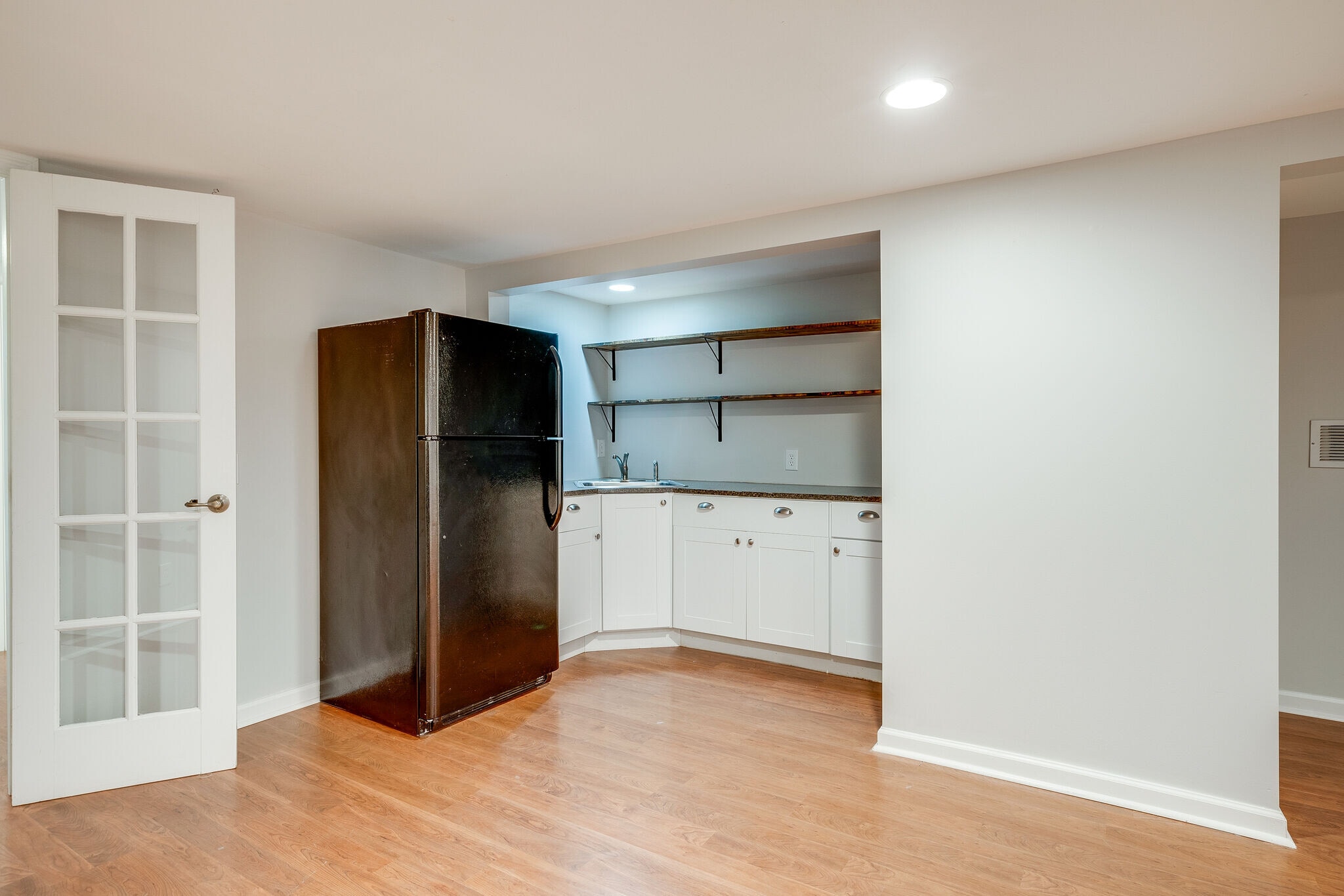 basement kitchenette - 539 Northcrest Dr