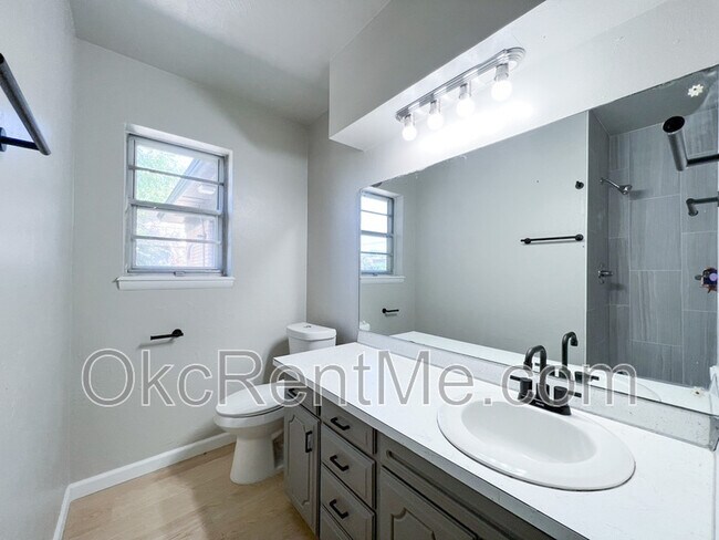 Building Photo - 1428 SW 62nd St
