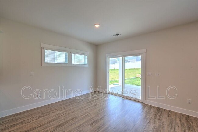 Building Photo - 208 Pewter Cir