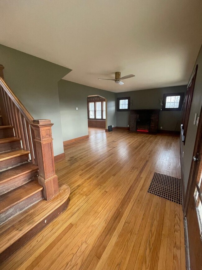 Building Photo - Four Bedroom Farmhouse on Three Acres | Flexible Move-in Date!