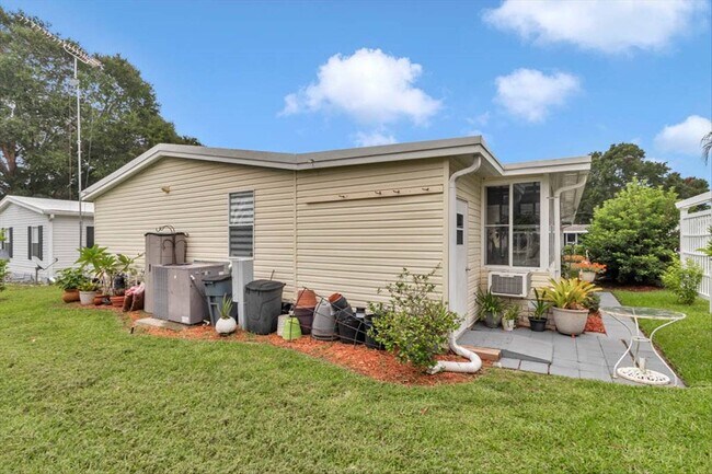Building Photo - 5839 SW 59th St