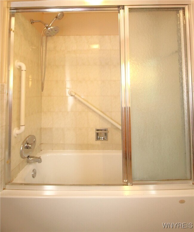 Building Photo - 8709 Nottingham Terrace