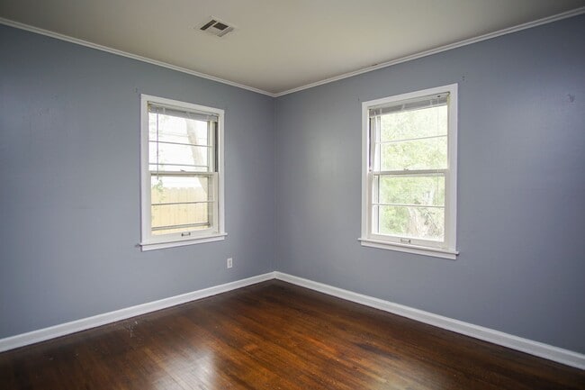 Building Photo - For Lease | Brookside | $1175 Rent
