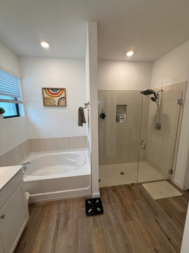 Building Photo - 1653 NE Ocean Dunes Dr