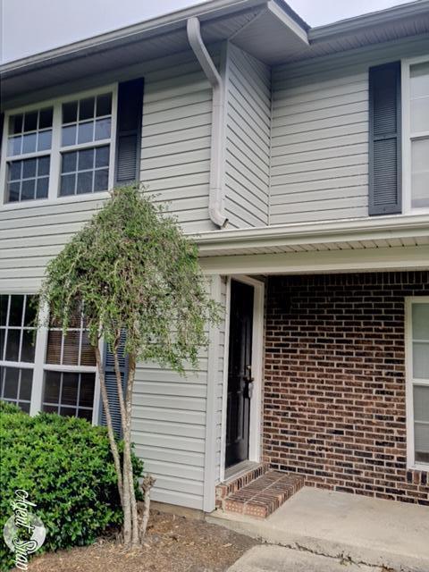 Primary Photo - Loft-Style 2-Story Townhouse – Available J...