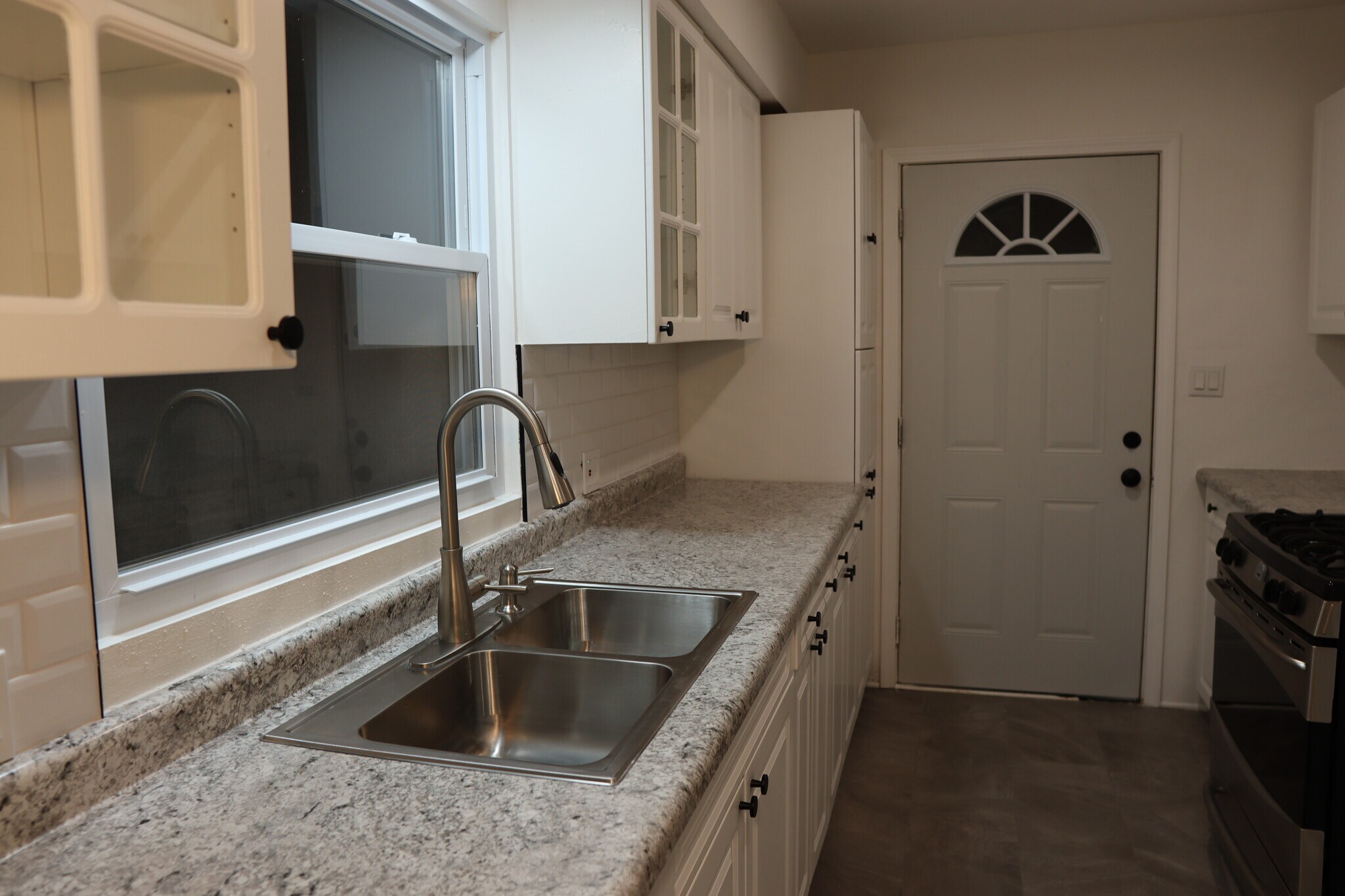 L - 1704 9th St