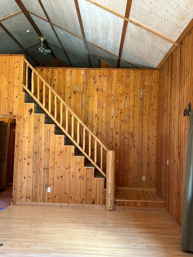 Building Photo - Beautiful 3 Bed, 2 Bath Home in Columbia Falls, MT - Close to Glacier National Park