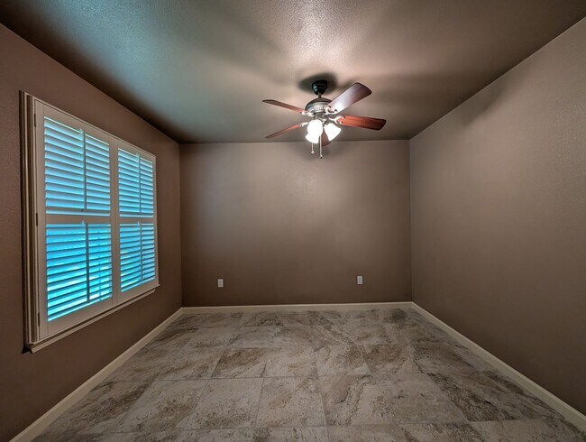 Building Photo - 2/2 Condo on Lake McQueeny / Waterfront Co...