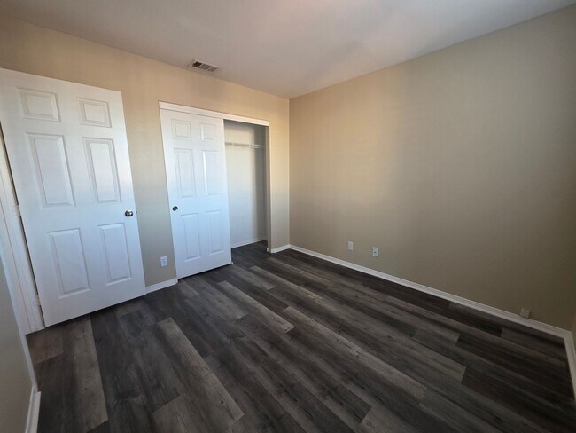 Building Photo - 748 Maccabe Ave