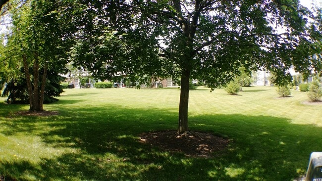 Building Photo - 1934 Heron Ave