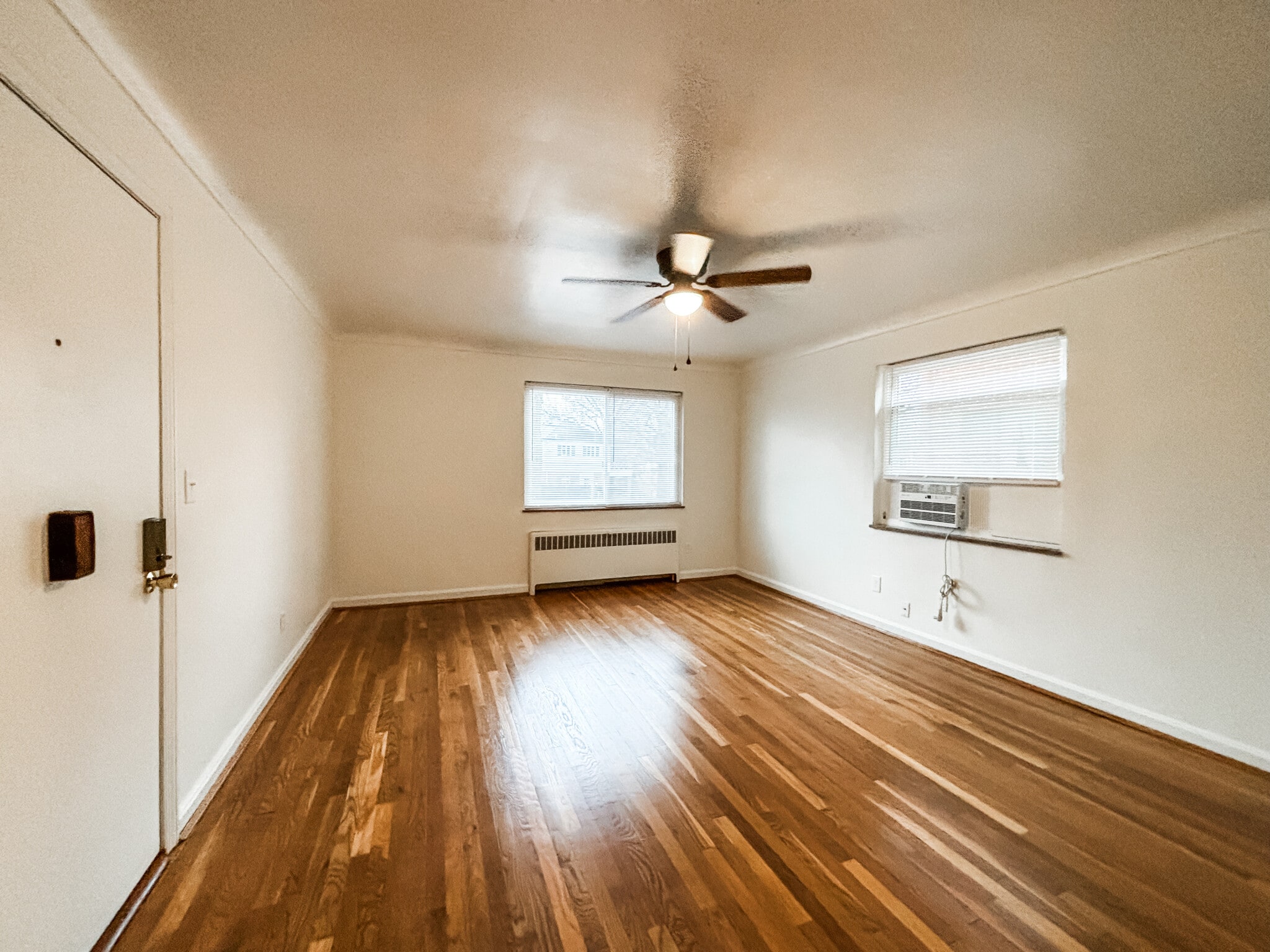 Living Room - 6114 Dryden Ave