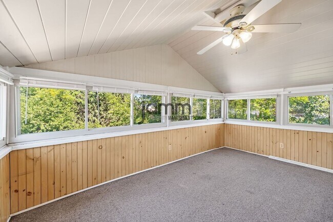 Building Photo - 14724 Clifton Blvd