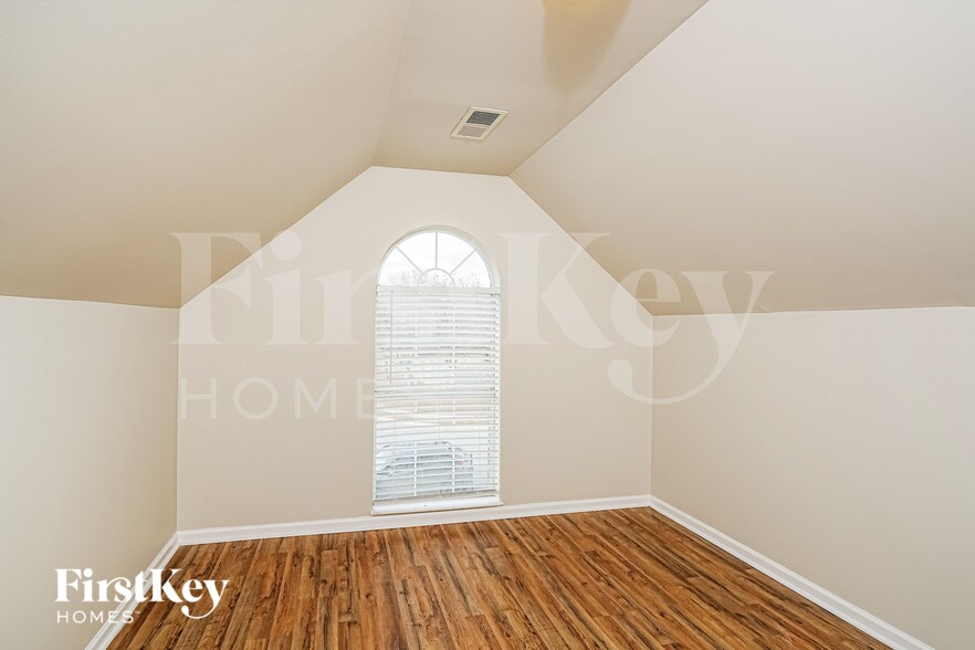 Building Photo - 1005 Daventry Way