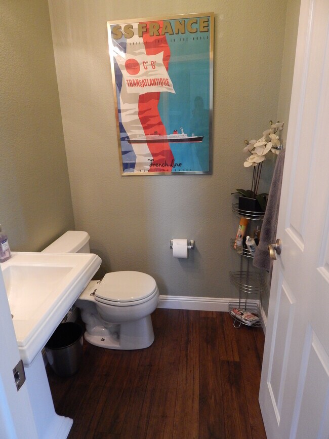 Downstairs 1/2 Bath - 1863 Blackwood Common