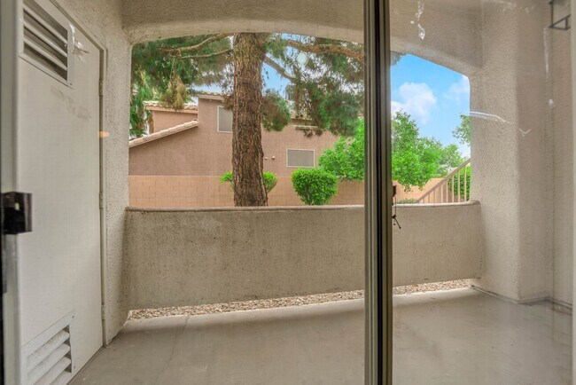 Building Photo - 5650 E Sahara Ave