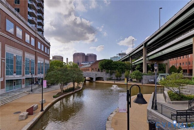 Building Photo - 301 Virginia St