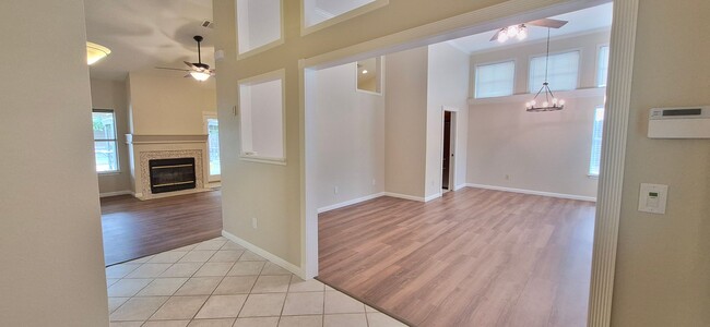 Building Photo - 784 Arabian Cir