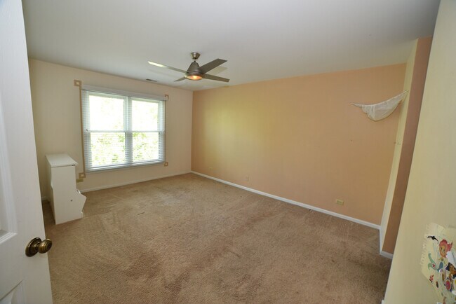 Building Photo - 2545 Live Oak Ln