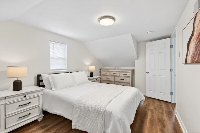 Building Photo - 146 W Felton Ave