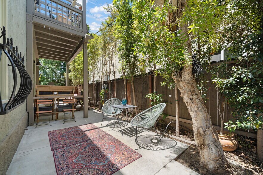 Building Photo - 219 Redondo Ave