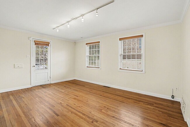 Building Photo - Charming Montclair Patio Home | 2 Bed | Private Yard