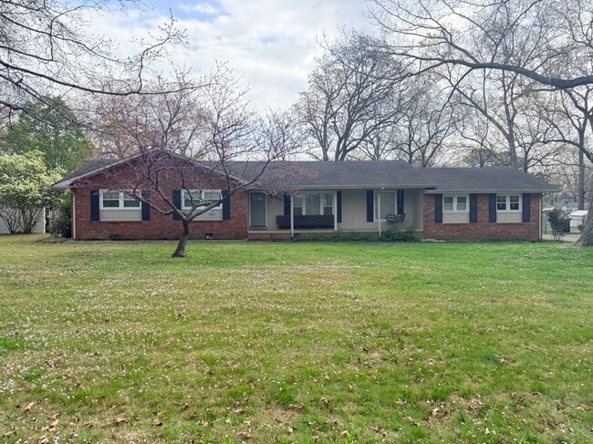 Building Photo - 514 Sharondale Dr