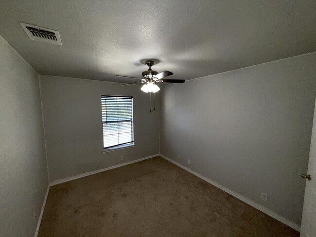 Building Photo - 11319 Grapevine Hill