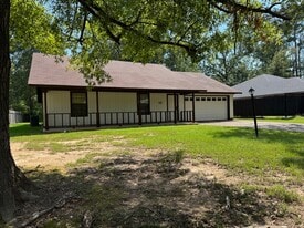 Building Photo - 210 Deerwood Ln