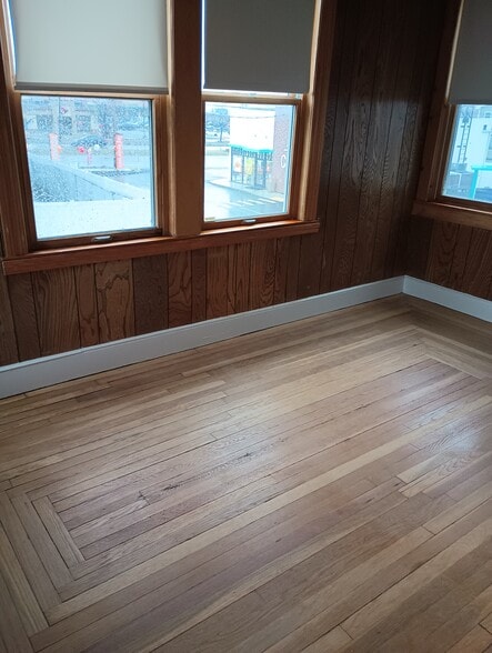 Sunroom - 139 Sigourney St