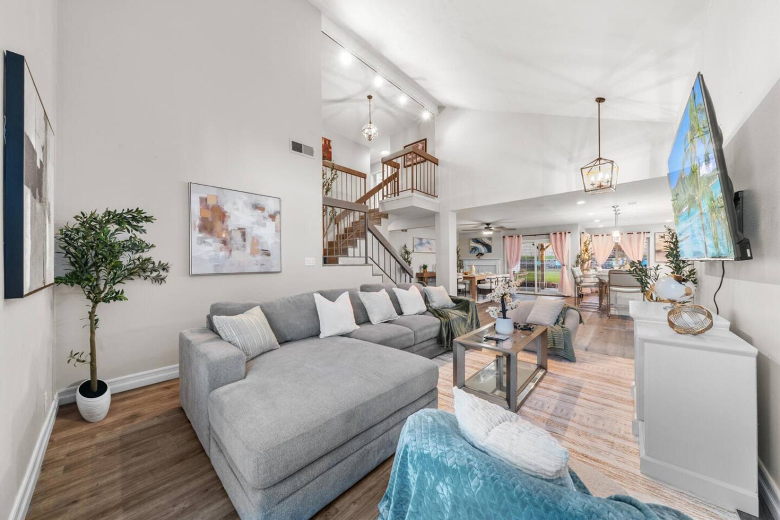 Building Photo - 13075 Old West Ave