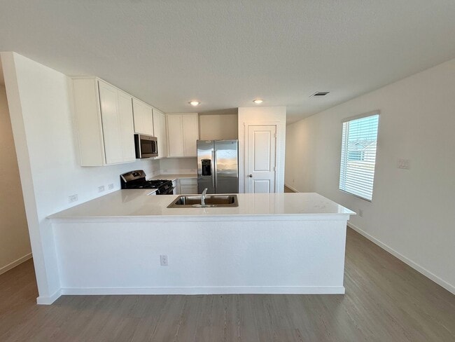 Building Photo - BRAND NEW 3 Bedroom, 2 Bathroom home on a corner lot in New Braunfels!