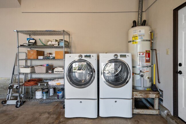 Building Photo - Lovely Del Cerro Home w/Solar and A/C