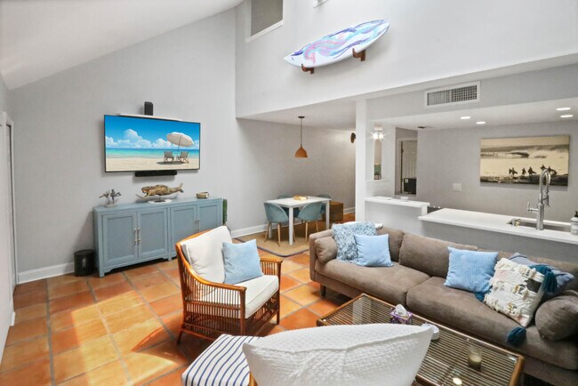 Building Photo - 1605 S US Hwy 1