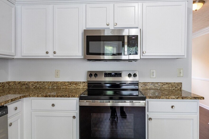 Building Photo - 2432 Pendergrass Ln