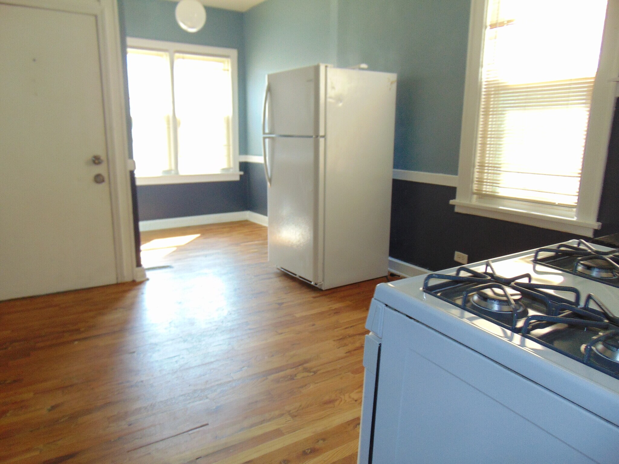 Building Photo - 8353 S Brandon Ave