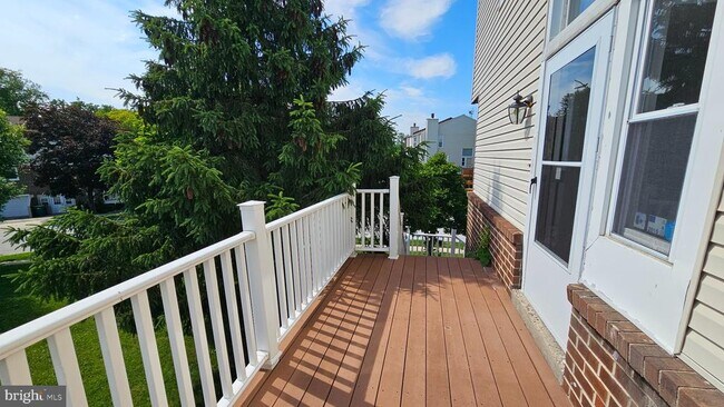 Building Photo - 117 Hamlet Dr