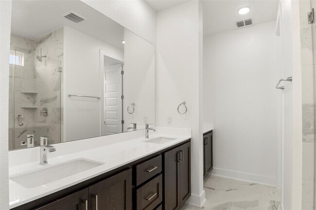 Building Photo - 1117 Yaupon Holly Dr