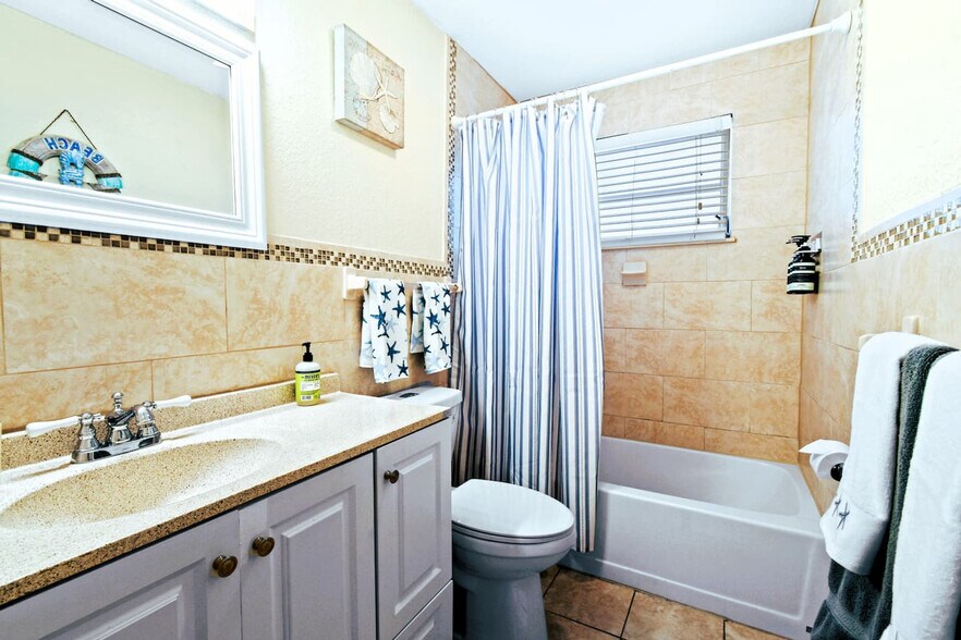 Building Photo - 3270 Grove Rd