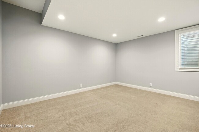 Building Photo - 8707 Featherbell Blvd