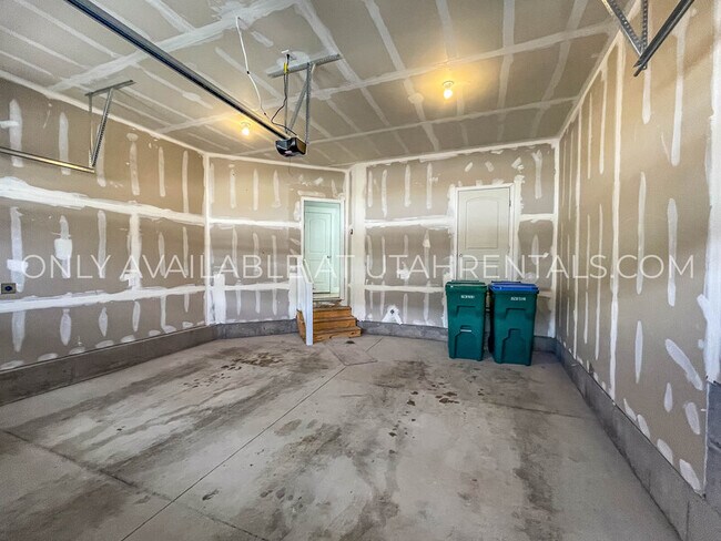 Building Photo - 4237 W 2010 N
