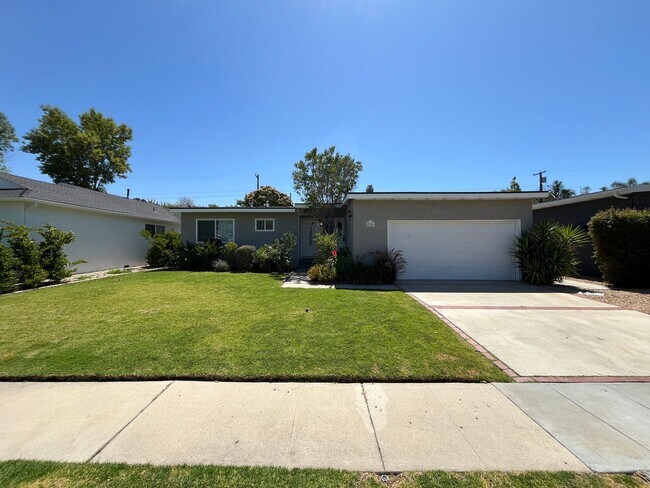 Primary Photo - AVAILABLE NOW! Encino home w/all appliance...