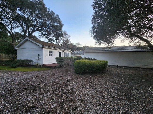 Building Photo - Extraordinary Atherton Estate with Cottage...