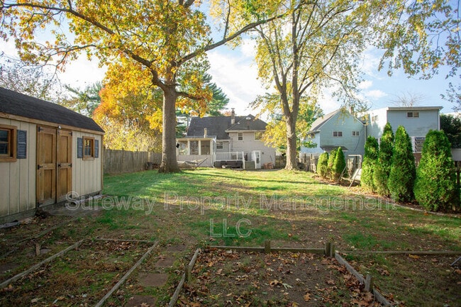 Building Photo - 403 University Blvd