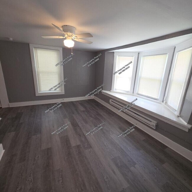 Building Photo - 425 N Morse Ave
