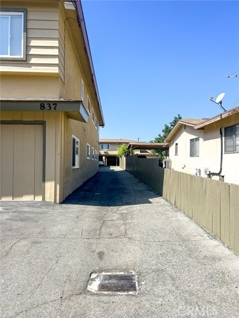 Building Photo - 837 S Sierra Vista Ave